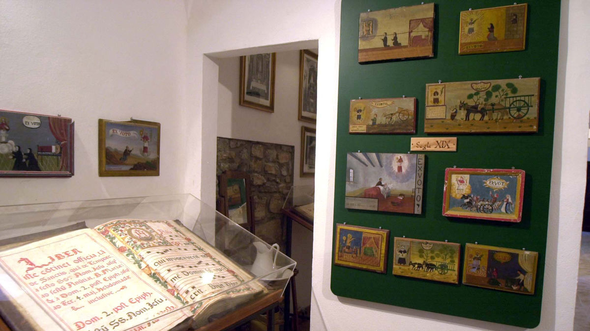 Visita al museu d'exvots del santuari - X. S.