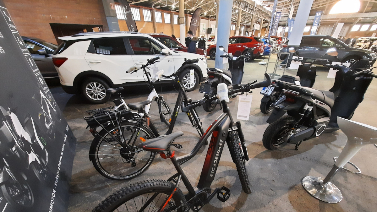 Bicicletas en venta en una feria en Lleida en una imagen de archivo.