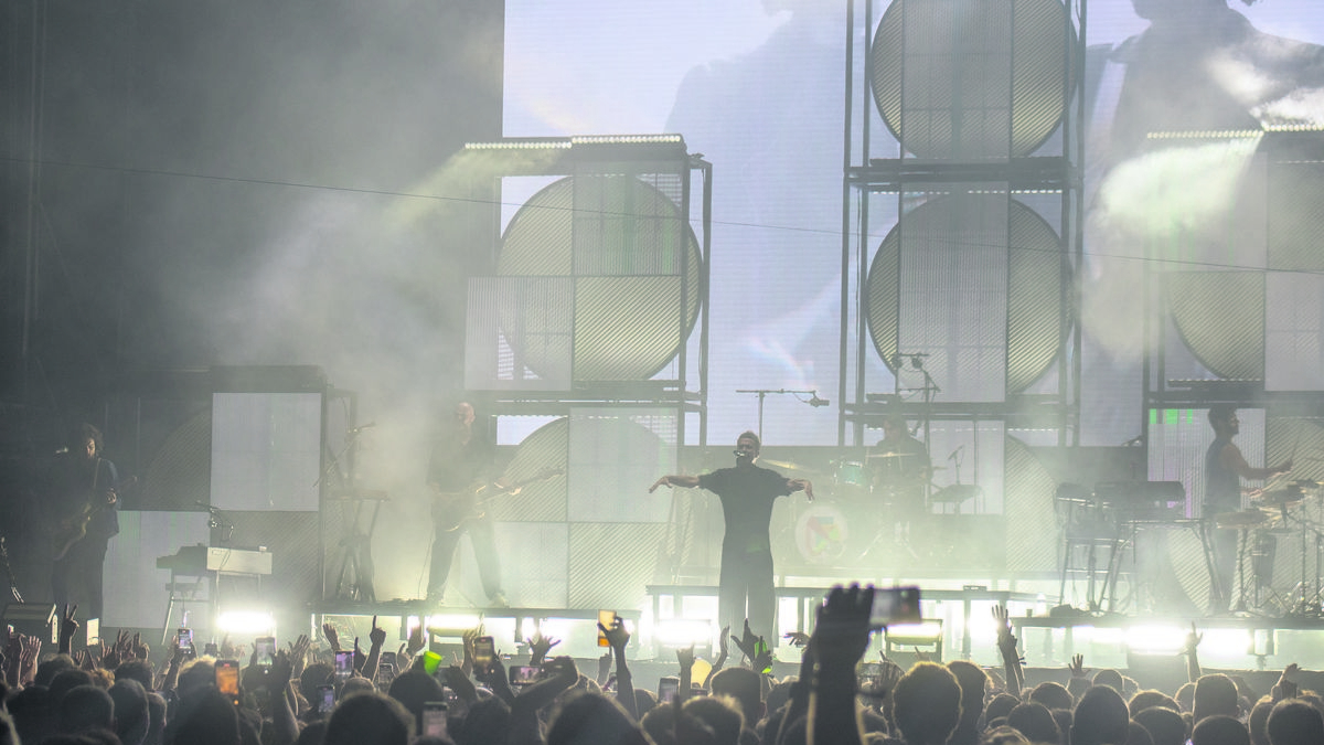 La banda madrileña Vetusta Morla ‘encendió’ anoche el Magnífic Fest con los temas de su nuevo álbum, ‘Figurantes’, recién publicado. - MAGDALENA ALTISENT