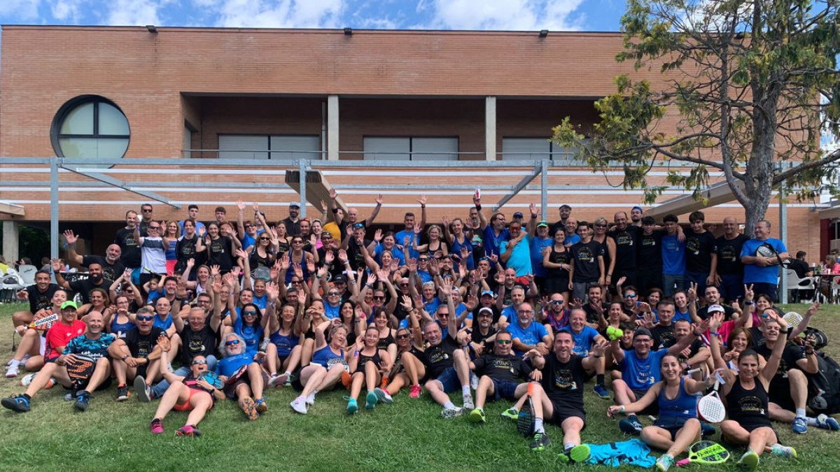 Participants en la iniciativa del Club Natació Lleida per a les colònies de l’Associació Contra el Càncer. - ASSOCIACIÓ CONTRA EL CÀNCER A LLEIDA