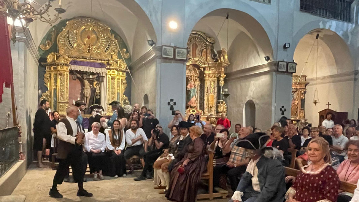 La representació a l’església de la localitat al matí. - M.S.