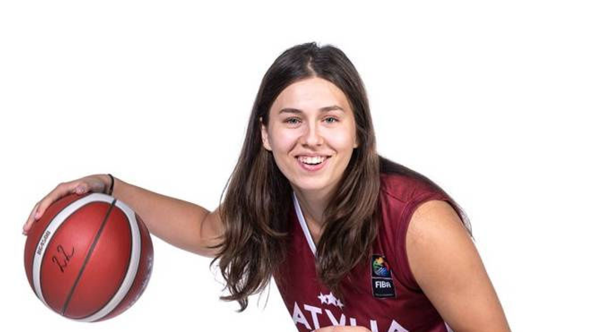 Vanesa Jasa, con la camiseta de la selección de Letonia.