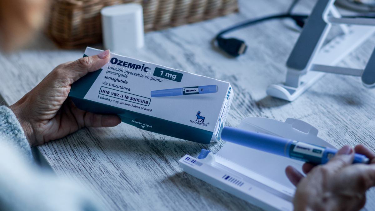 Una persona utilitzant Ozempic.