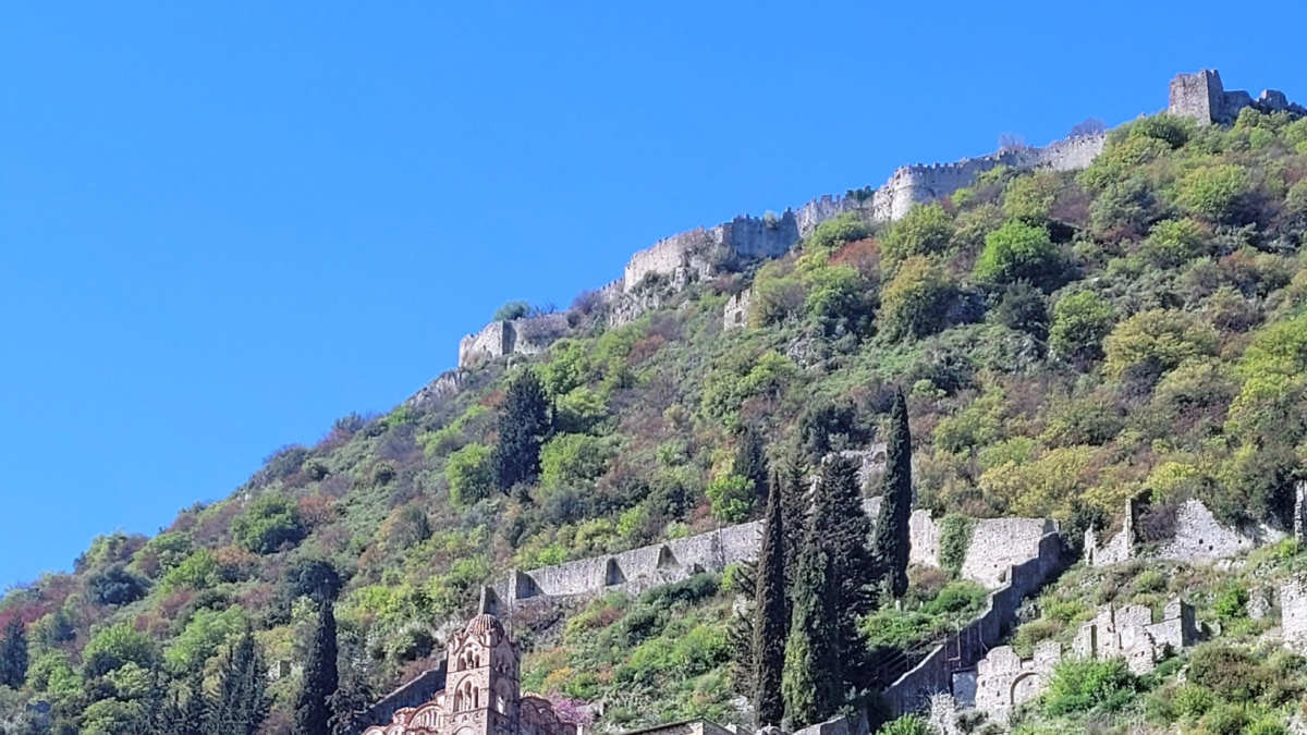 Grècia és un país que pren una altra dimensió si hom el visita resseguint les passes de Carles Riba i la seua dona, Clementina Arderiu, el 1927.