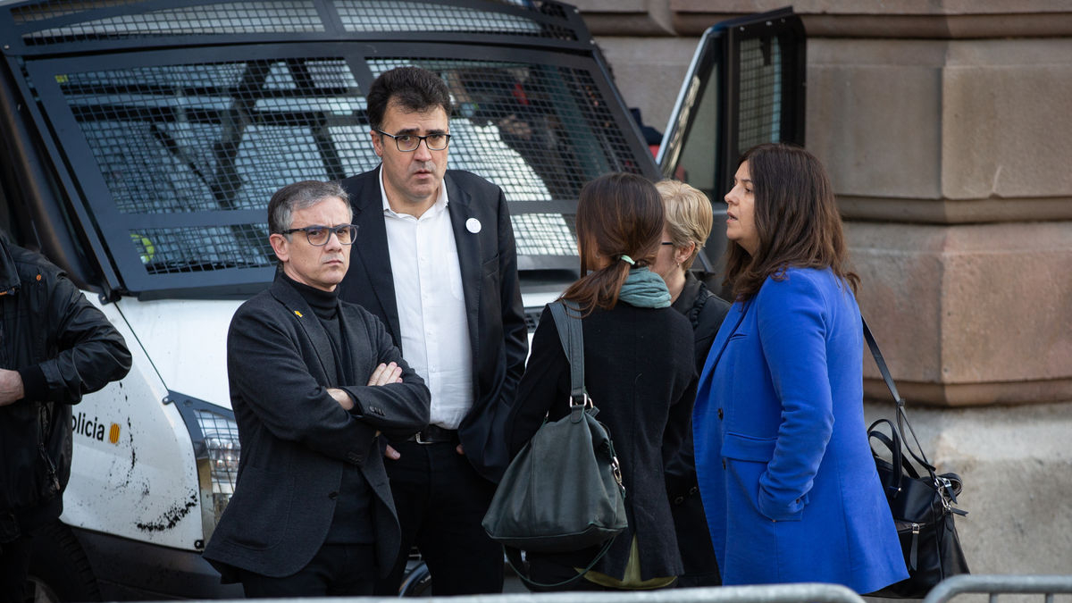 Los dirigentes de ERC Josep Maria Jové y Lluís Salvadó a las puertas del TSJC en una imagen de archivo. - EUROPA PRESS