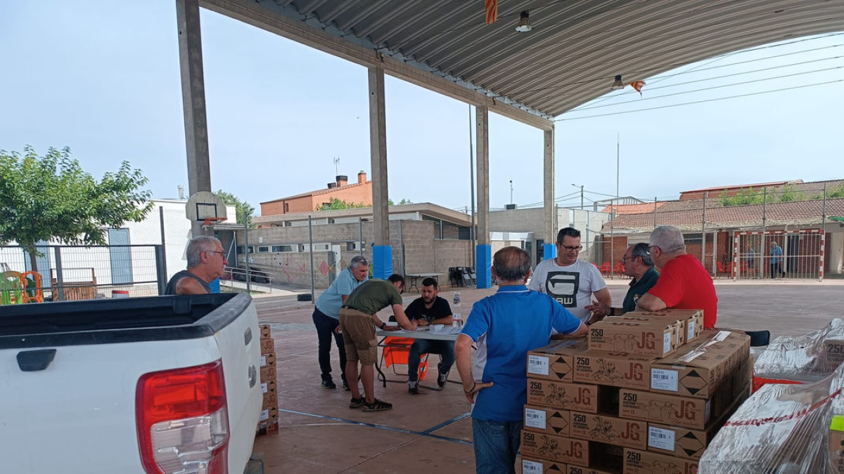 El repartiment de cartutxos aquesta setmana a Sidamon. - FEDERACIÓ DE CAÇA DE LLEIDA