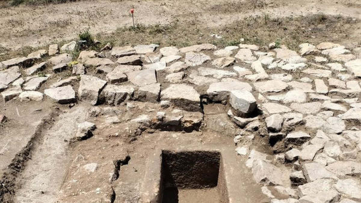 Un sarcófago en el mausoleo de la antigua villa romana.