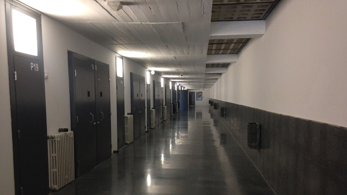 Interior de la presó de Mas d'Enric, al Catllar.