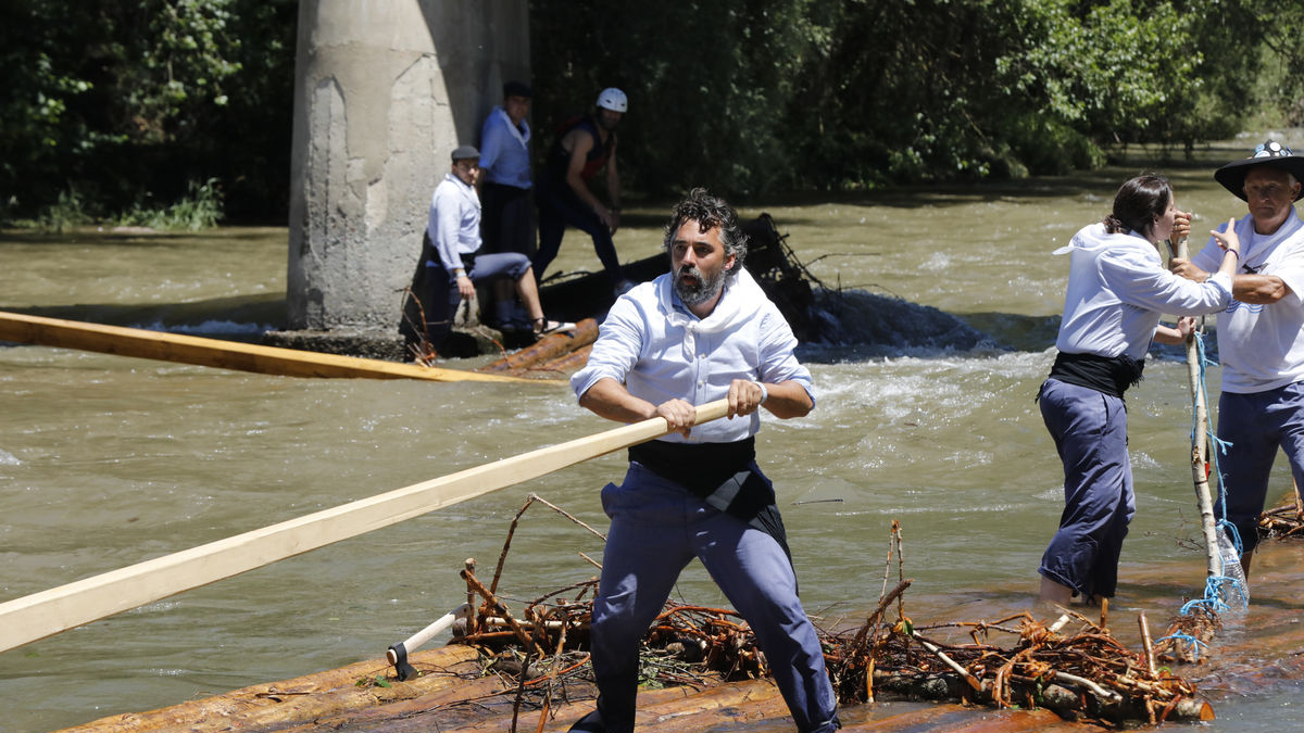 Els raiers, en un descens anterior a la Pobla de Segur. - LLEIDA TELEVISIÓ