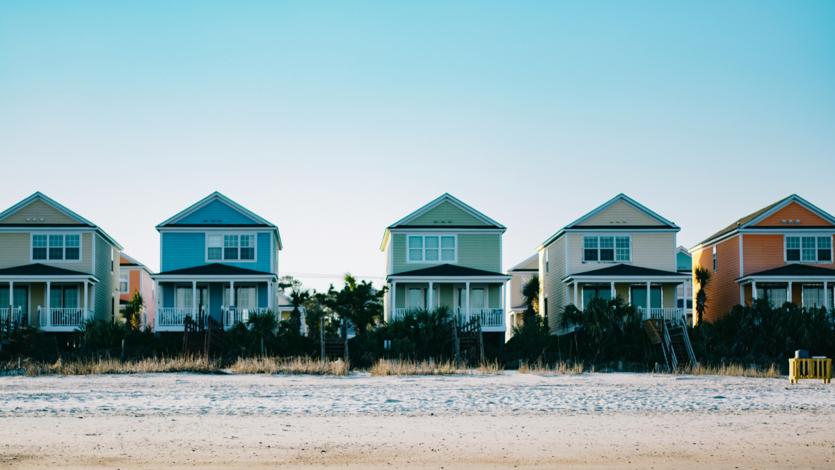 Imagen de archivo de segundas residencias en la playa.
