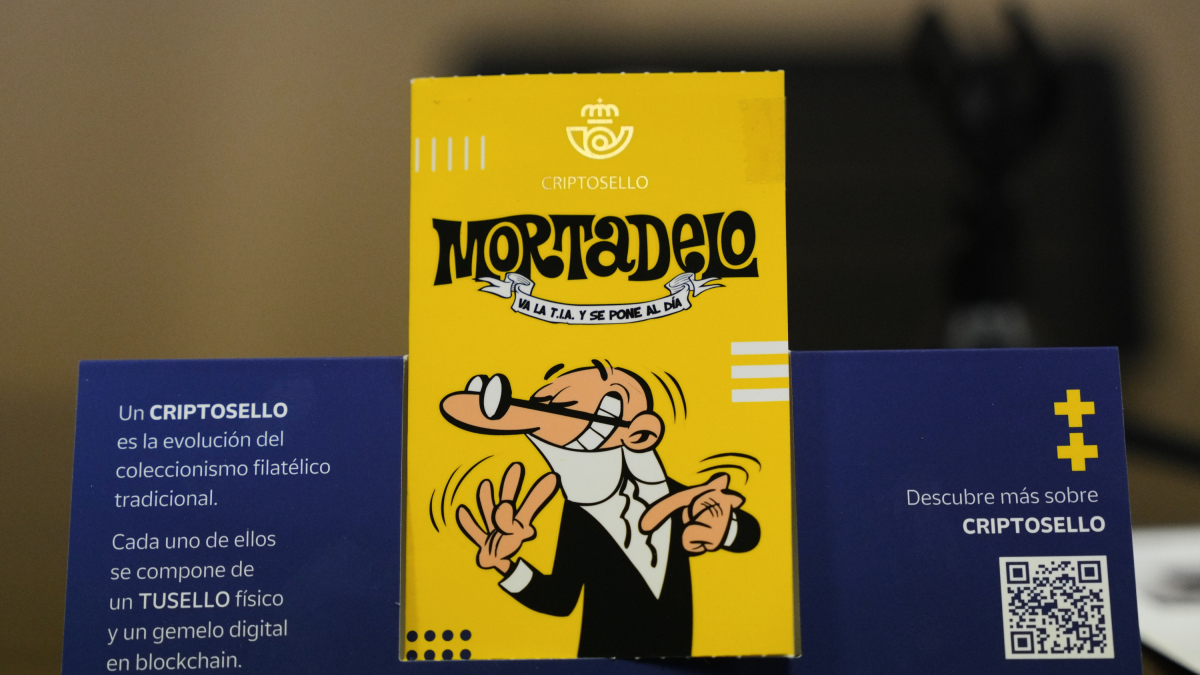 Correus ha presentat avui a Barcelona el primer criptosegell d’Espanya, que consta d’una part física que és franquejable i una altra de digital, i que està dedicat als personatges de Mortadel·lo i Filemó creats per Francisco Ibáñez.