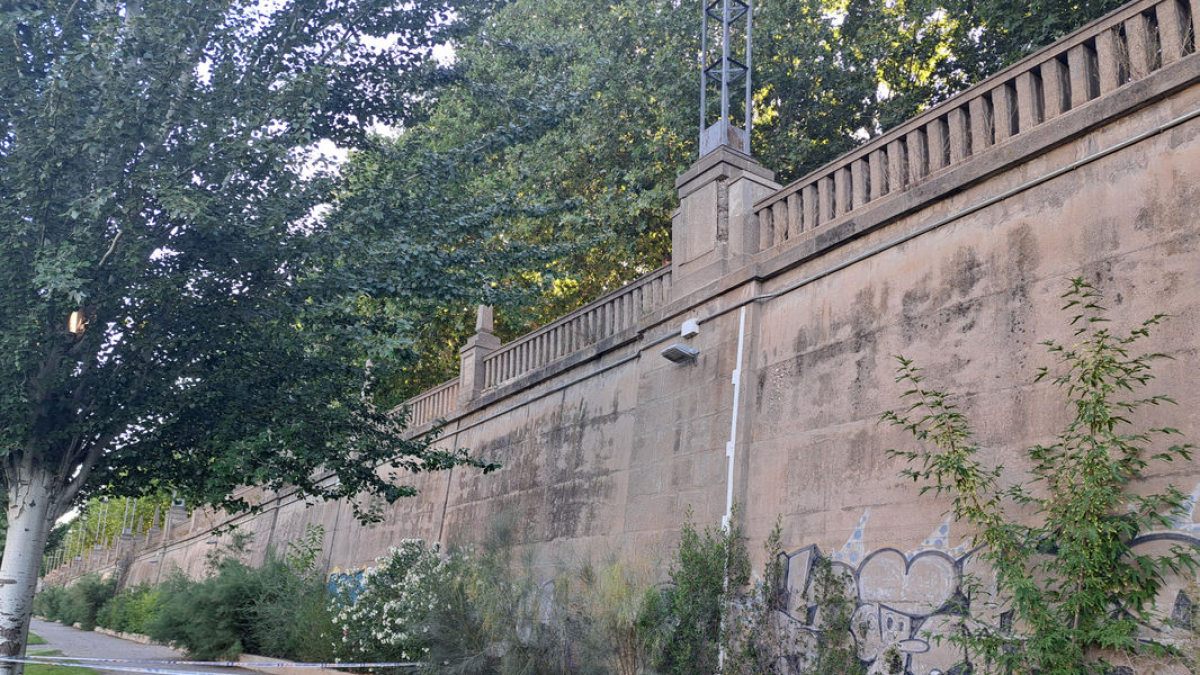 La Guàrdia Urbana va col·locar cintes per alertar del perill. - S.C.D.