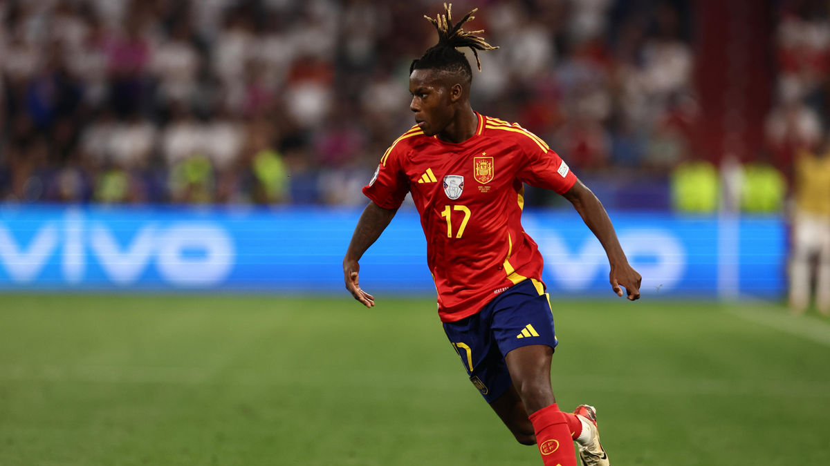 Nico Williams, en un partido con la selección española. - EFE/EPA/ANNA SZILAGYI