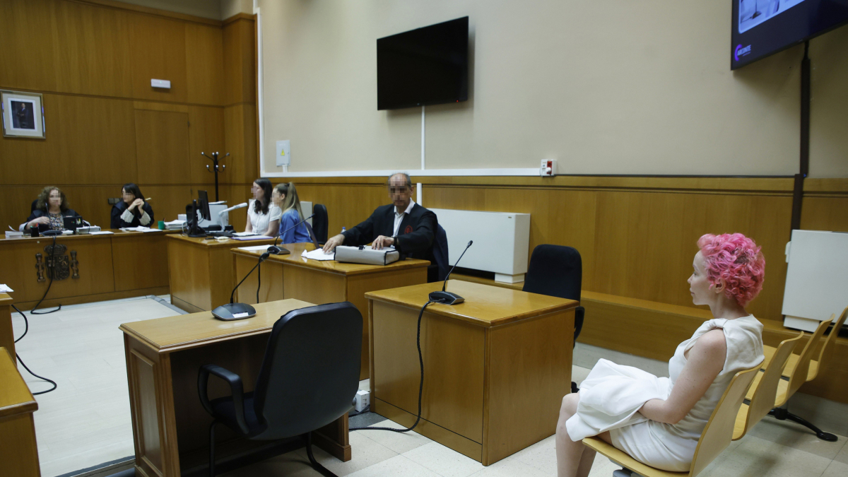 Angela Dobrowolski antes de empezar el juicio. 