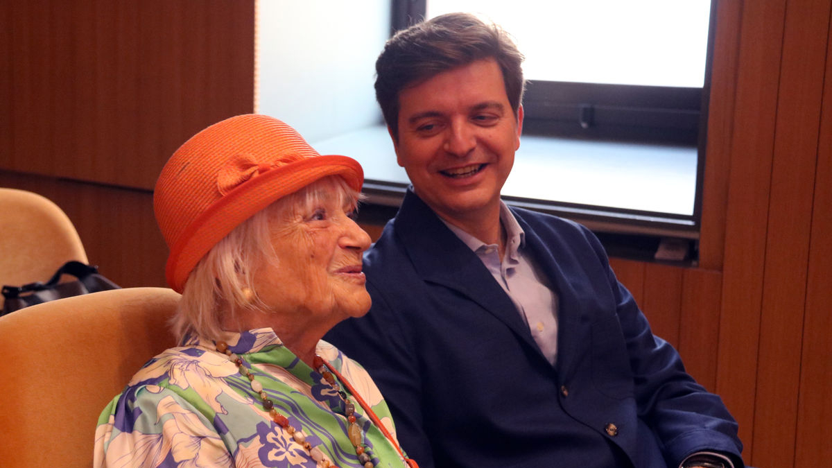 Pilarín Bayés i Marc Giró, ahir en l’anunci dels dos premis. - ACN