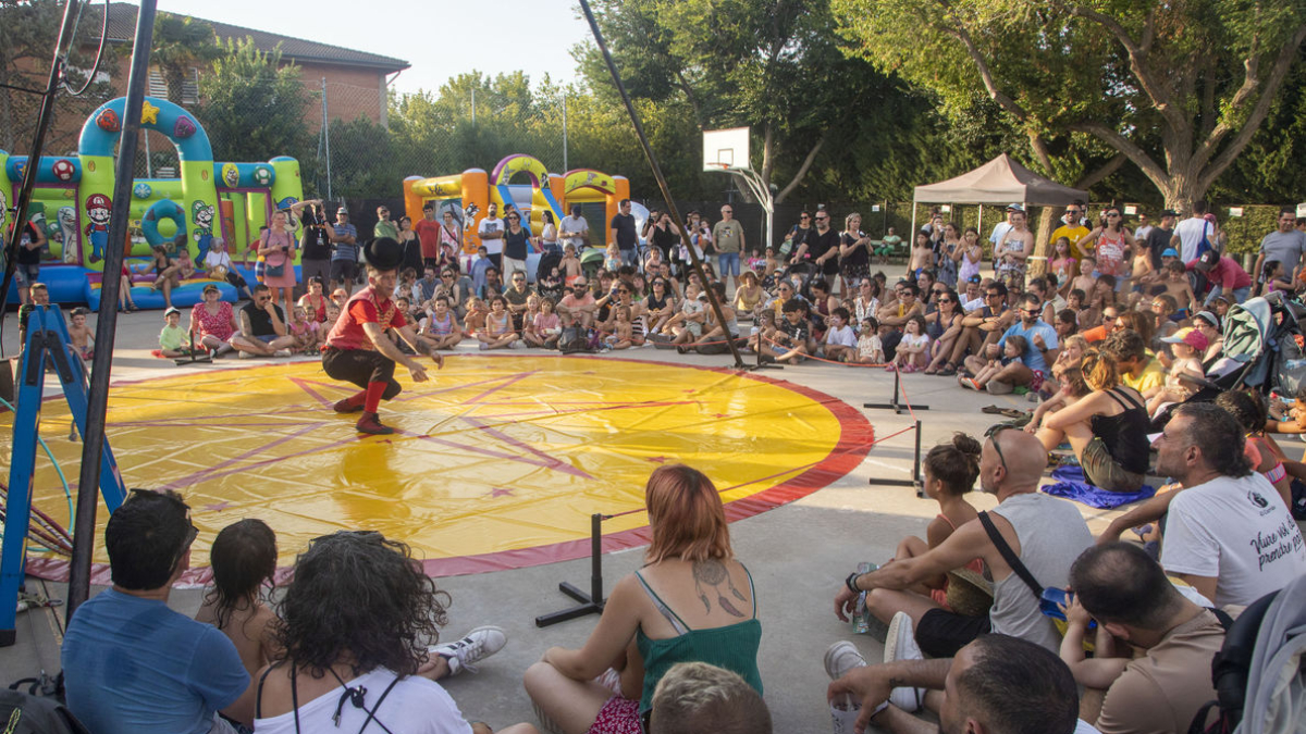 El Paupakids culminó con un espectáculo de circo de la Cia El Circ Petit. - LAIA PEDRÓS