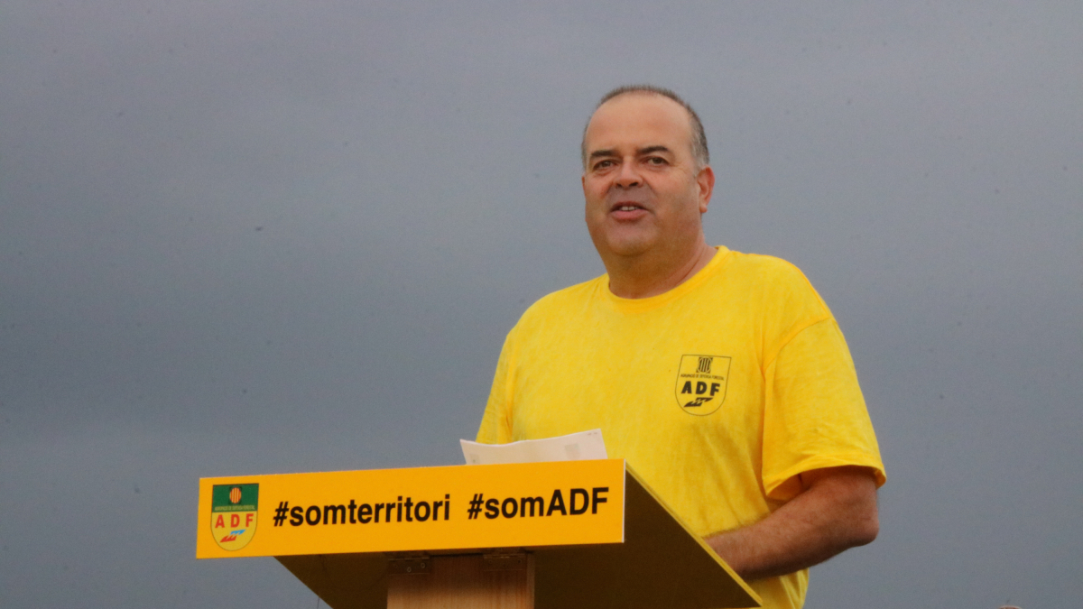 El presidente del Secretariado de Federaciones y ADF de Cataluña, Ramon Torrents, durante la lectura del manifiesto