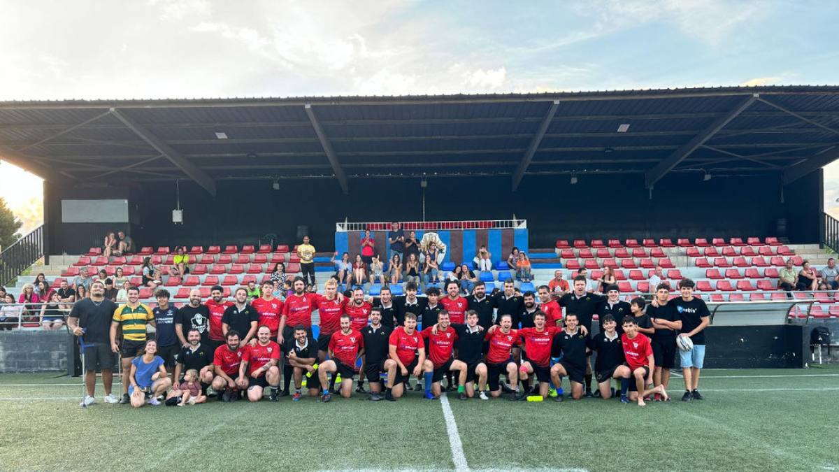 Els jugadors van organitzar un partit amistós. - CLUB ESPORTIU ALBA