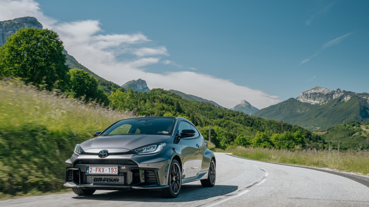 Amb 280 CV, incorpora una nova caixa de canvis automàtica de 8 velocitats.