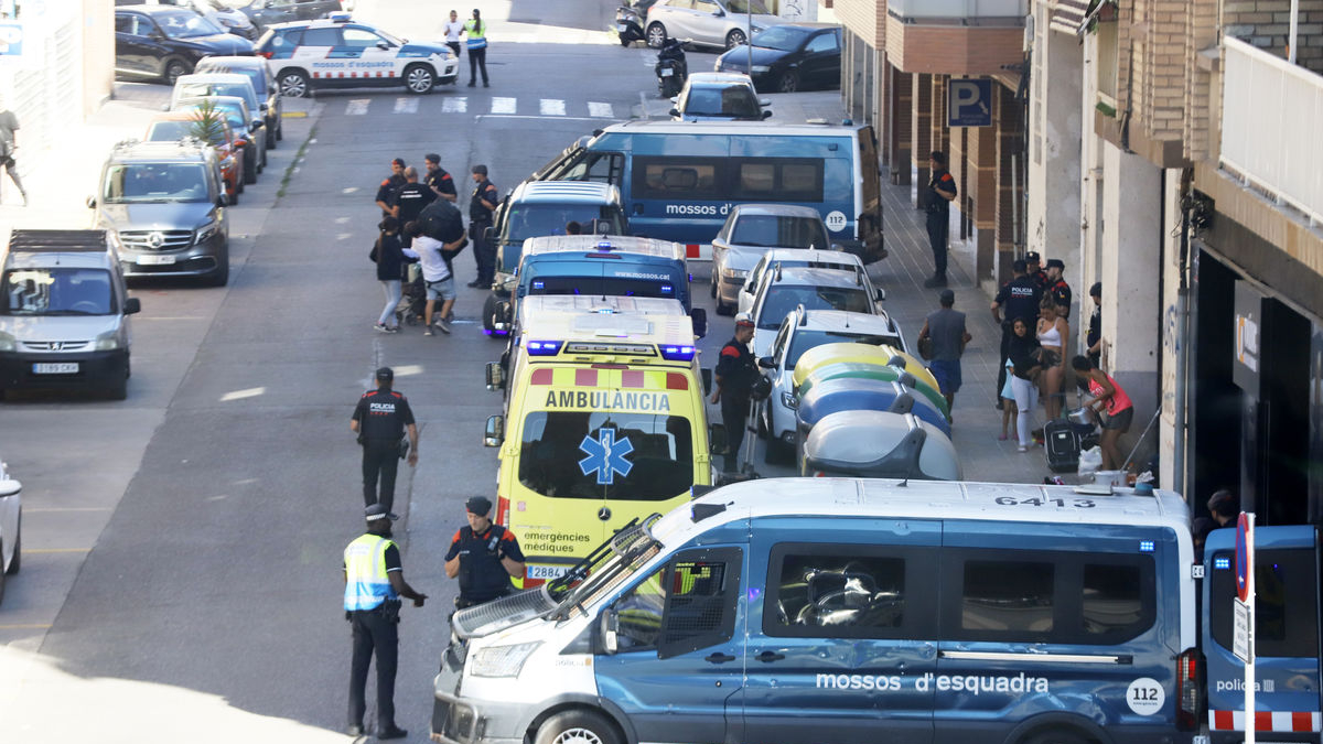 En el desalojo participaron efectivos de los Mossos d’Esquadra. - MAGDALENA ALTISENT