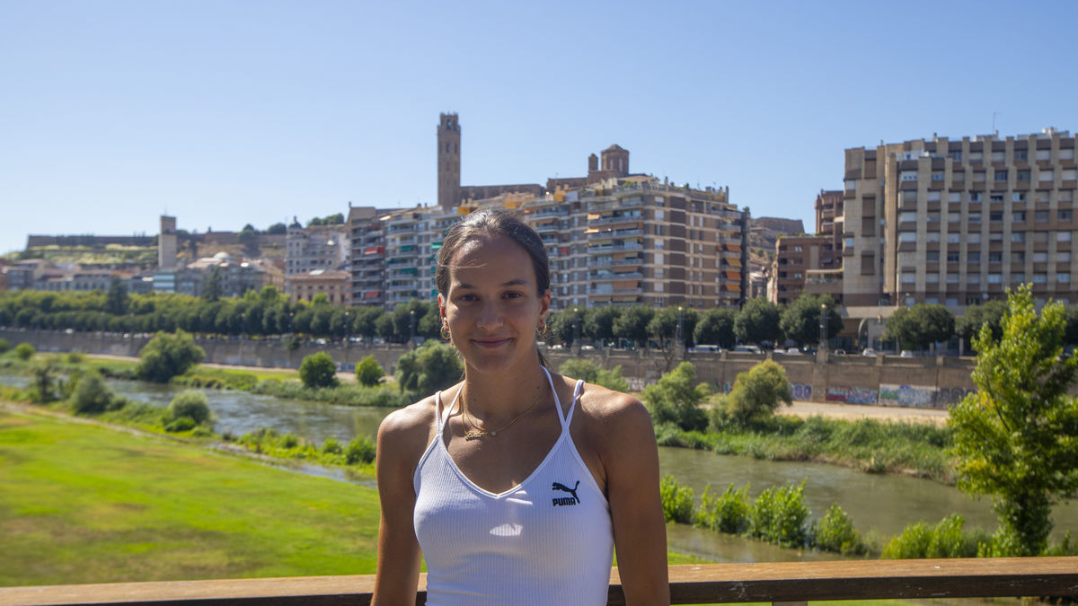 L’atleta lleidatana Berta Segura, de 21 anys, debutarà a París en uns Jocs Olímpics en l’equip de relleus 4x400 metres. - GERARD HOYAS