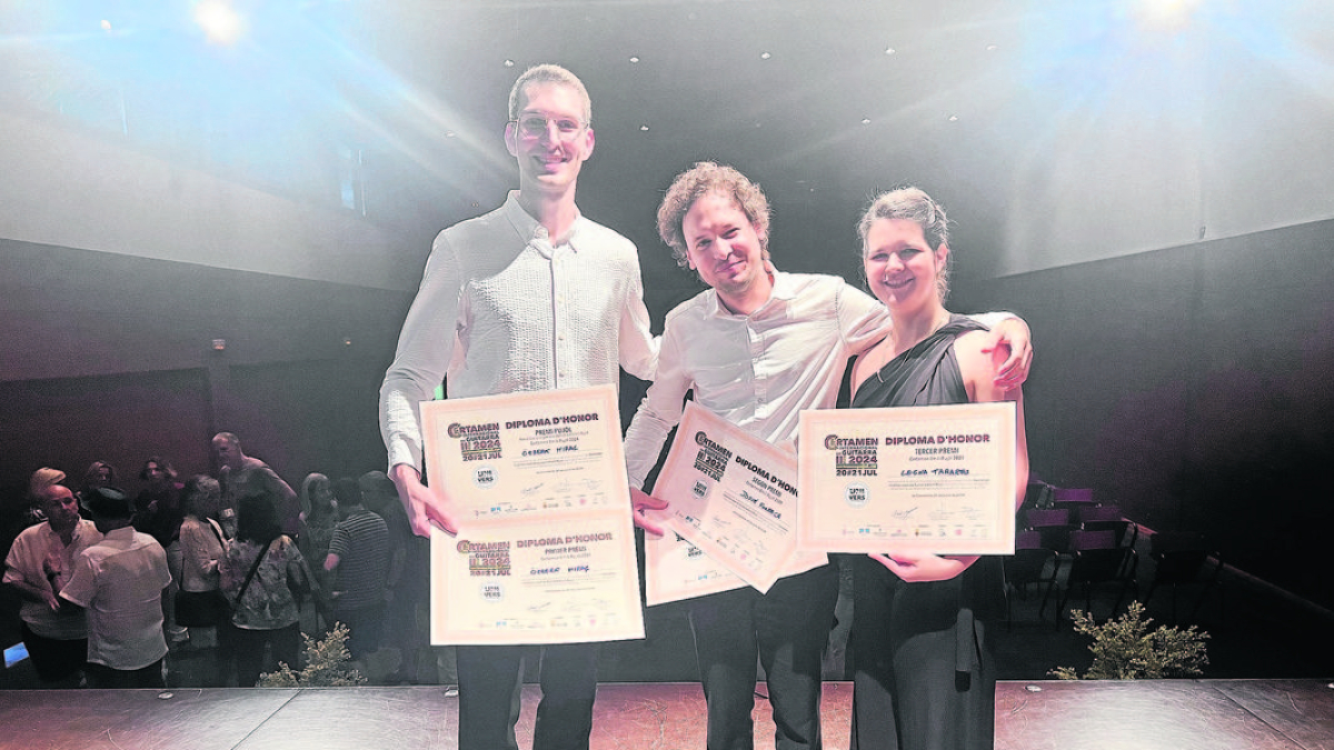 Els tres guanyadors: el turc Özberk Miraç Sarigül i els cubans Josué Fonseca i Legna Tabares. - CONSELL COMARCAL DE LES GARRIGUES