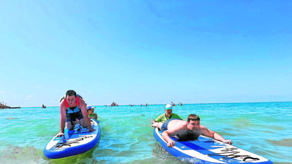 Lograr mantener el equilibrio es clave en la práctica del surf. - ASPID