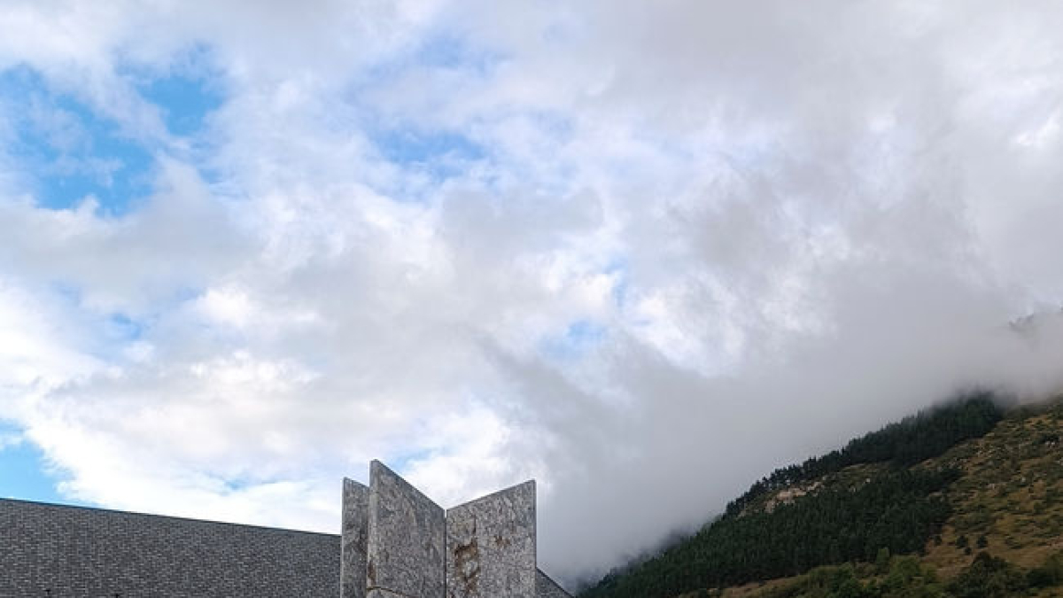 Escultura aumenatge ara lengua e cultura d’Aran. - LENGUA VIUA