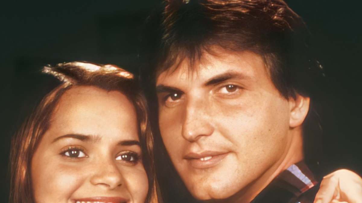 Grecia Colmenares y Víctor Cámara protagonizaron este clásico melodrama de gran éxito.