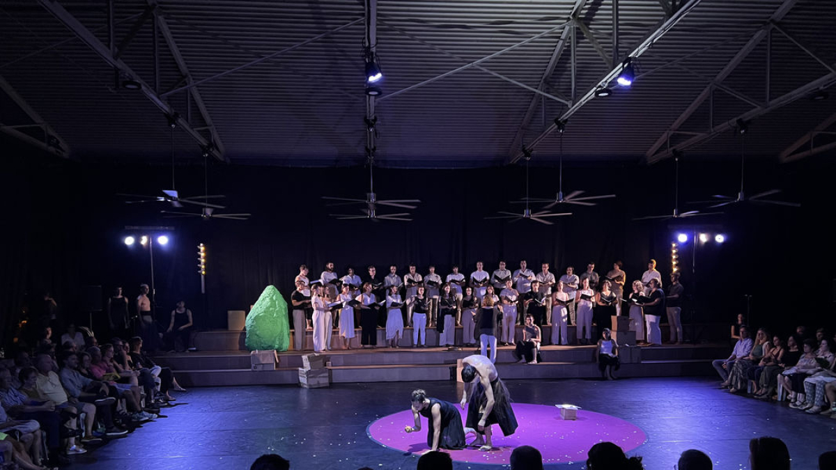 El espectáculo inaugural de Dansàneu, anoche en Esterri d’Àneu. - RICARD GÓMEZ / LLEIDA TV