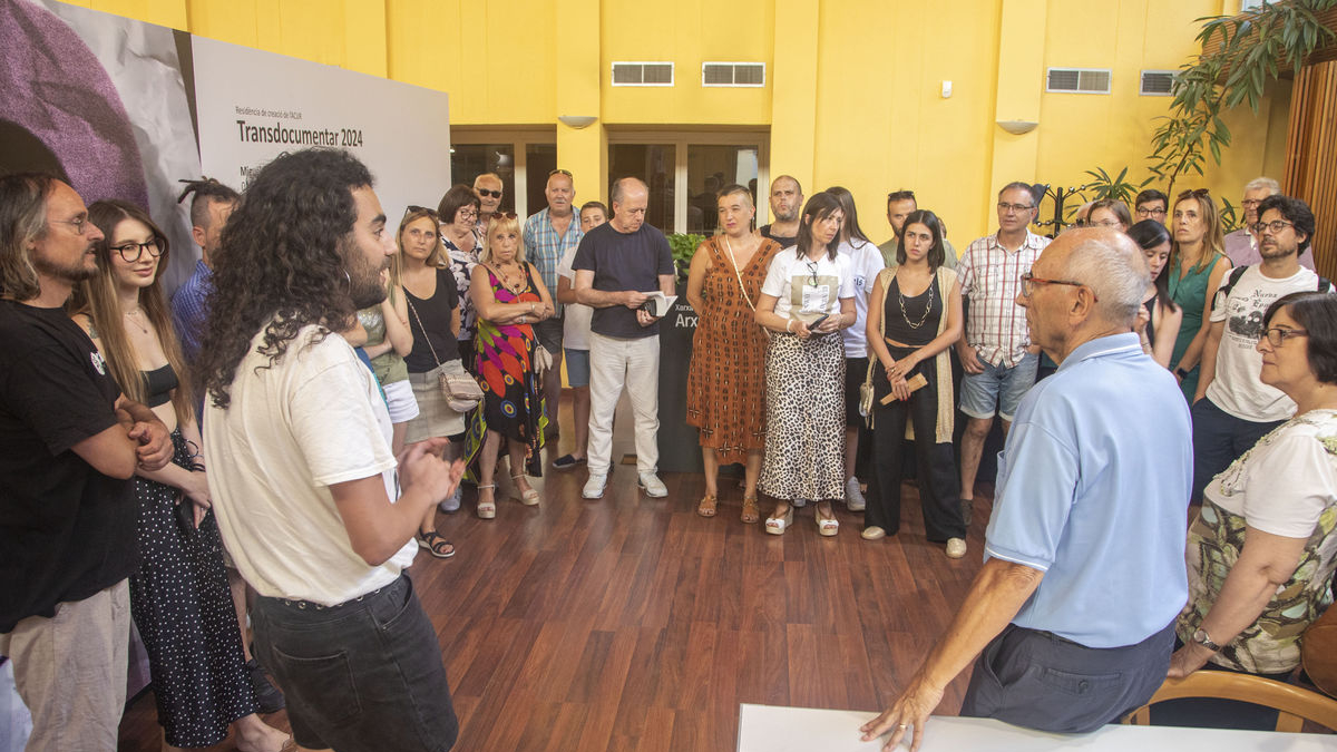 La presentación tuvo lugar el pasado miércoles en un archivo lleno de público. - LAIA PEDRÓS