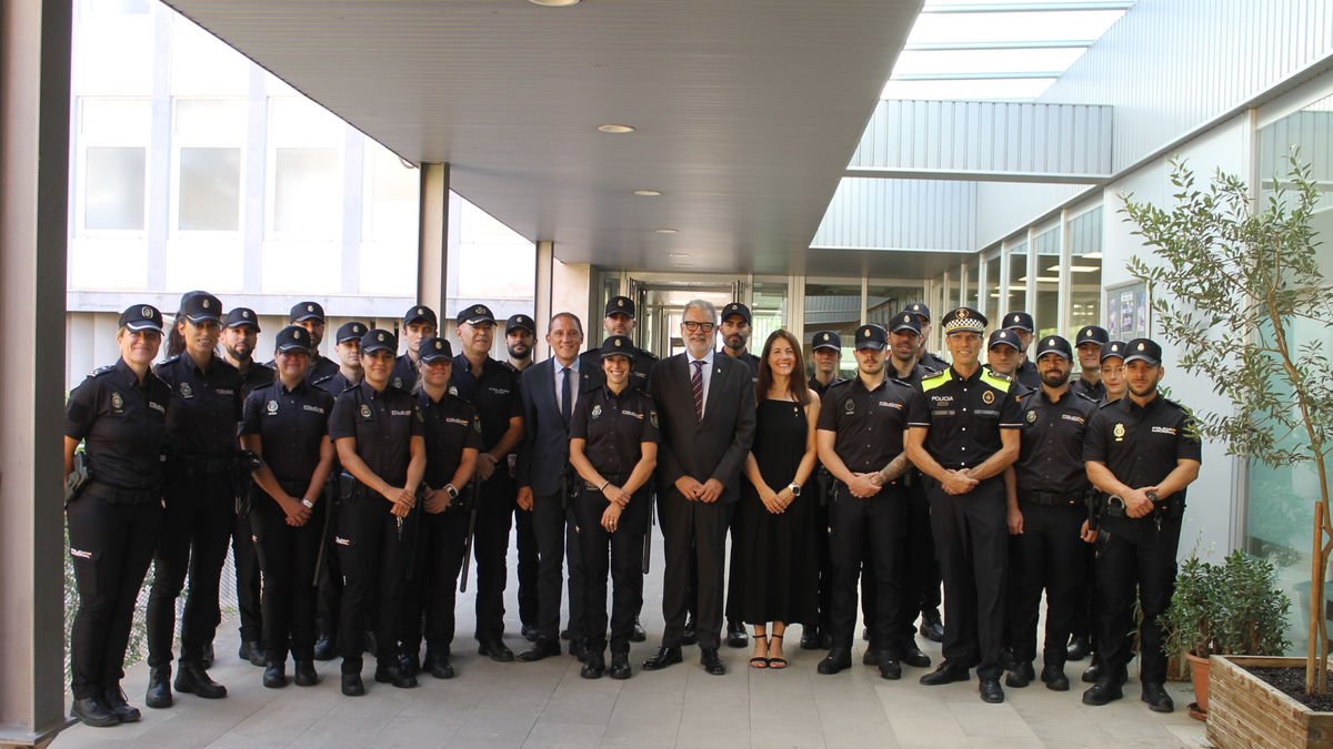 Acto de bienvenida ayer a los nuevos agentes en la comisaría de la Policía Nacional en Lleida. - SUBDELEGACIÓN DEL GOBIERNO