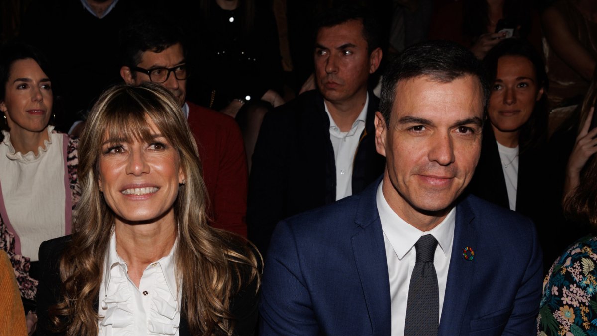 Pedro Sánchez amb la seua esposa, Begoña Gómez, en una imatge d’arxiu.