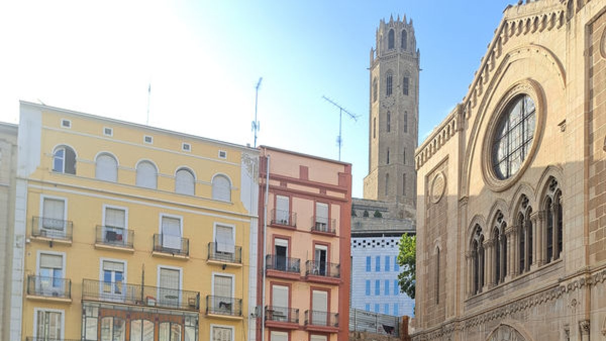 Juan Fernandez, en el centro. - SCD