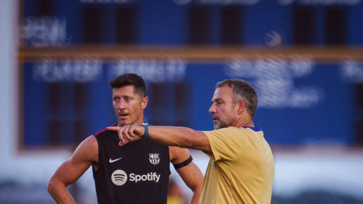 Lewandowski, junto a Hansi Flick, ayer en Estados Unidos. - FC BARCELONA