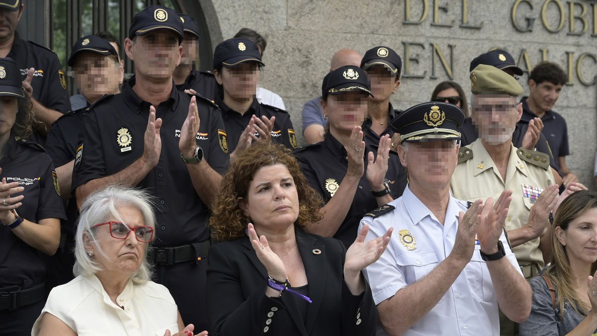 Un moment de la concentració celebrada a la Corunya en repulsa al crim ocorregut divendres. - M. DYLAN / EUROPA PRESS