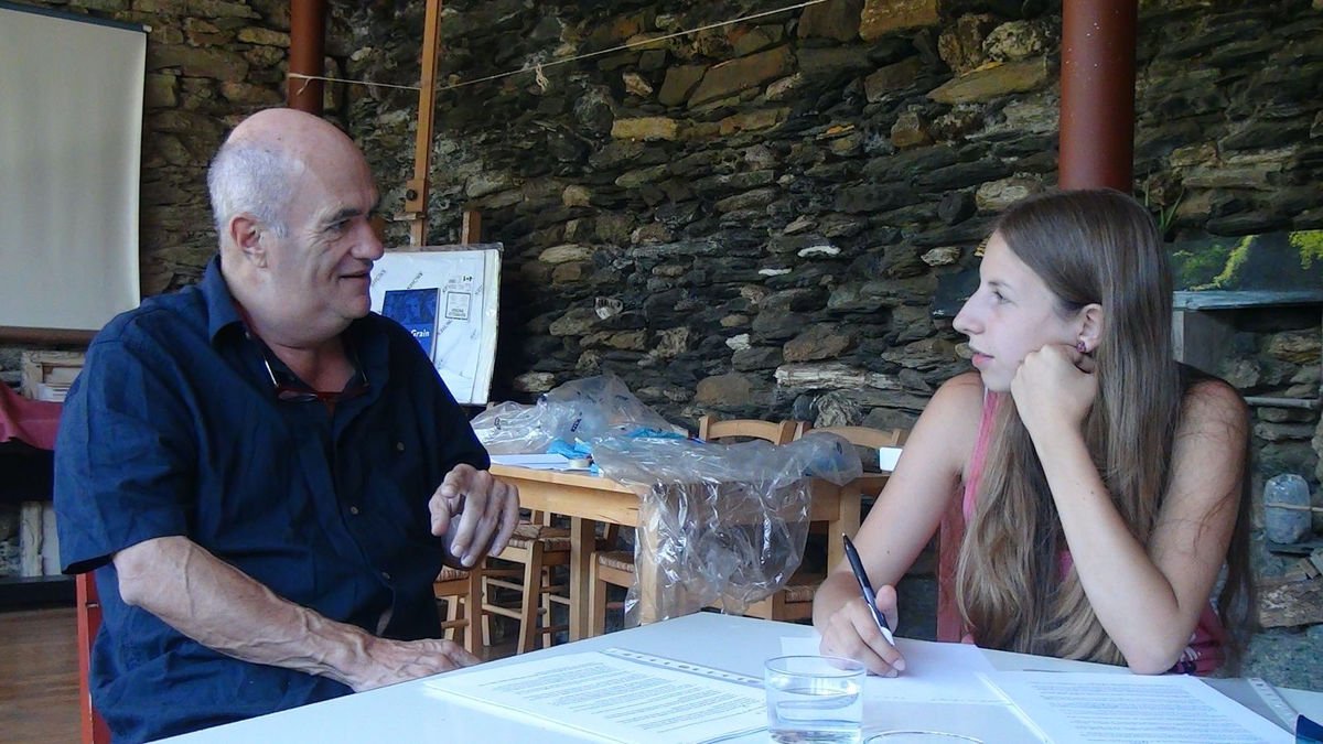L’escriptor irlandès Colm Tóibín amb Joana Pena, durant la investigació de la traductora el 2015.