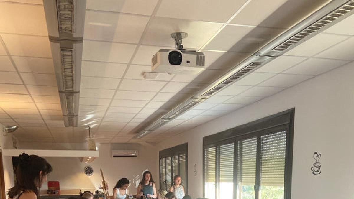 Un dels tallers d’art programats per l’Oficina Jove de l’Urgell, a Nalec. - OFICINA JOVE DE L’URGELL