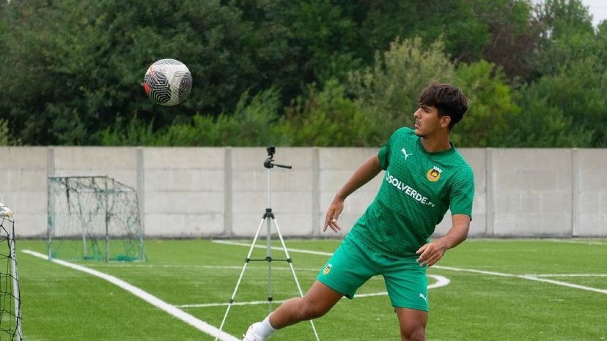 Quim Montenegro, que la passada temporada va jugar al Lleida, amb el seu nou equip a Portugal.