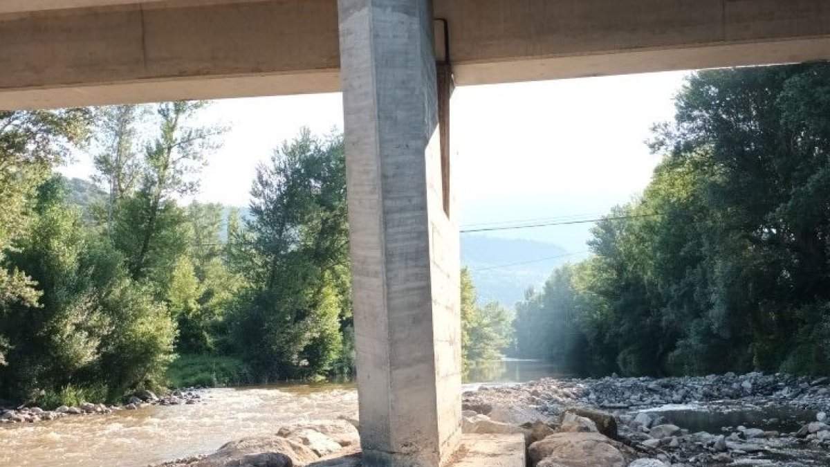 Estat del pilar del pont després de restaurar-lo.