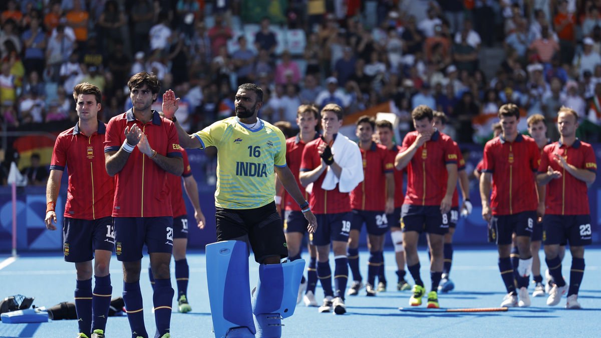 Los jugadores de hockey, lamentando la derrota ante la India. - EFE