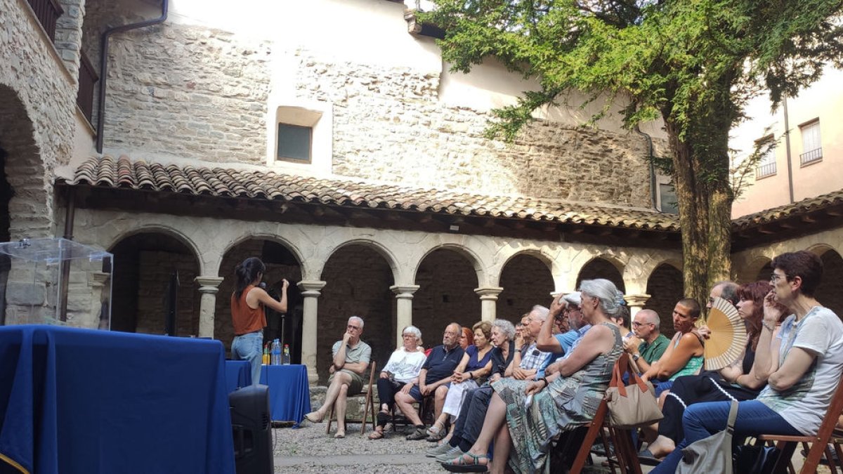 Un dels actes al claustre de Sant Llorenç de Morunys. - MUSEU DE LA VALL DE LORD