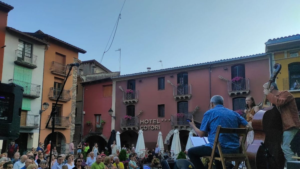 La cantant Belén Bandera va ser l’encarrega d’obrir el cicle. - C.C.A.R.