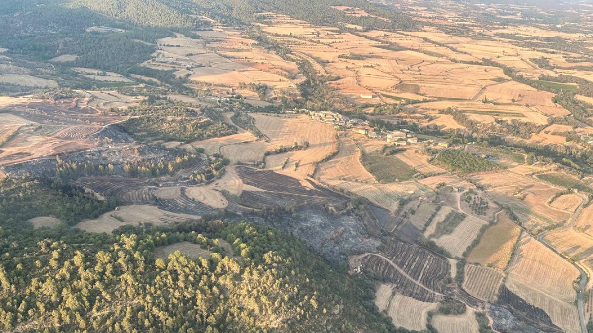 Imatge aèria de l’incendi de Foradada. - BOMBERS DE LA GENERALITAT