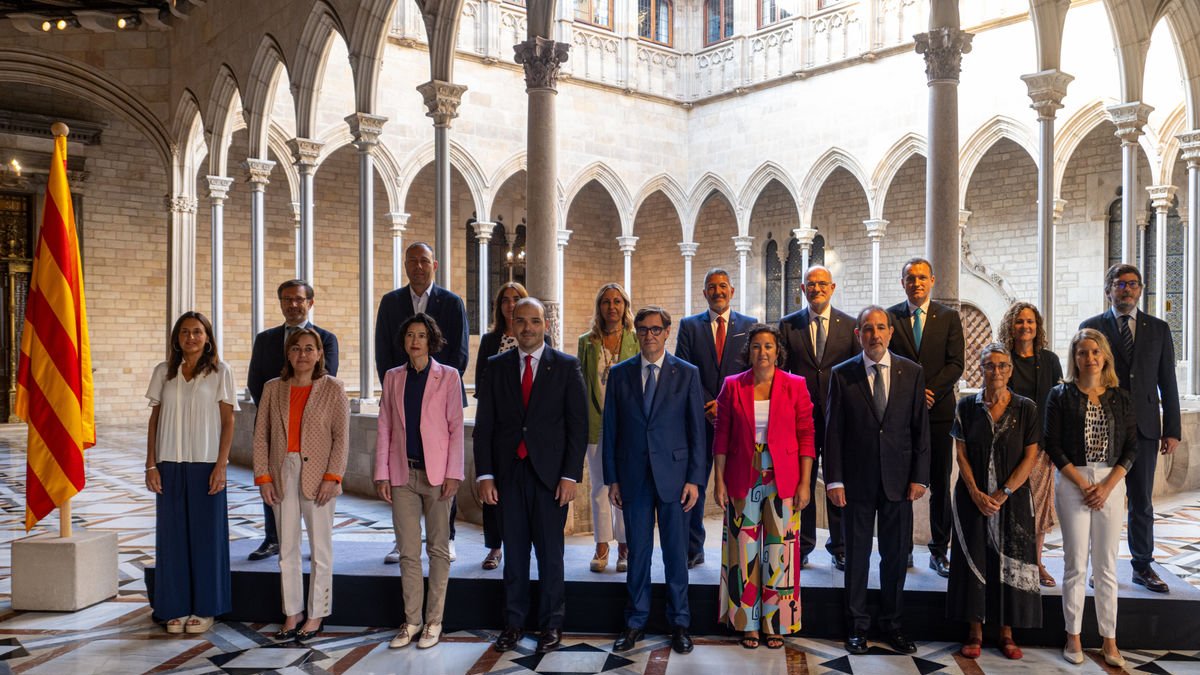 Salvador Illa i els seus consellers, ahir després del primer Consell Executiu del nou Govern. - ACN