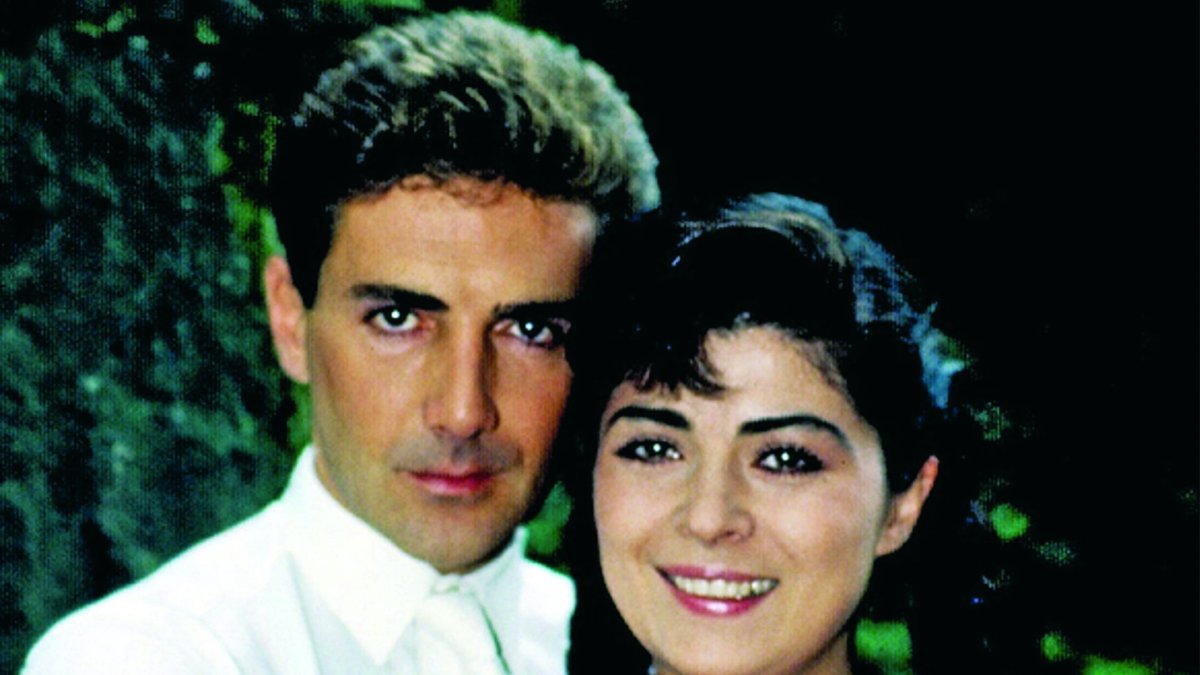 María abandona su pueblo en busca de un mejor futuro.