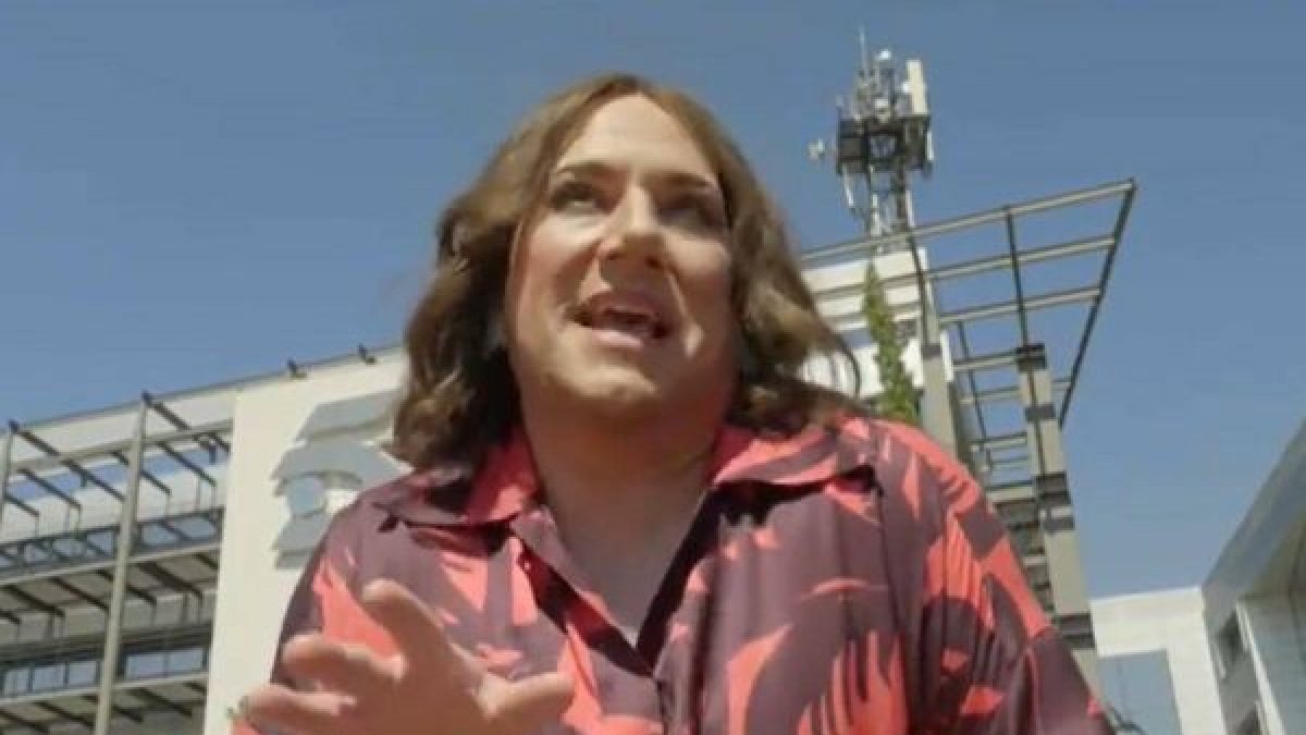 Carlos Latre imitant Tamara en el vídeo promocional de BabyloonShow.