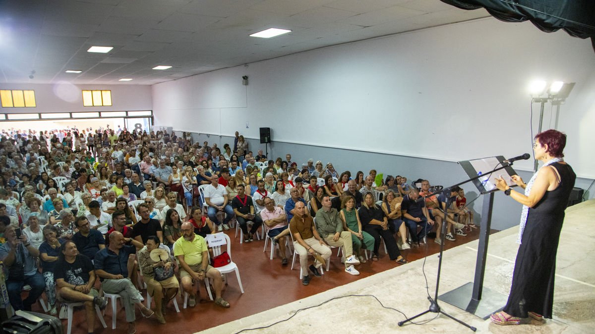 El pregó de la festa major d’Arbeca, que va anar a càrrec de Milva Vilalta, ahir a la tarda. - COLLA GEGANTERA DEL CARNAVAL DE SOLSONA