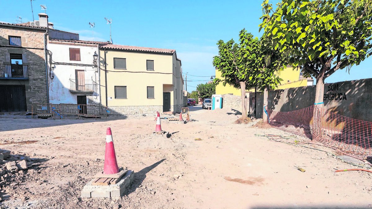 Las obras de la plaza está previsto que finalicen en septiembre. - X.S.