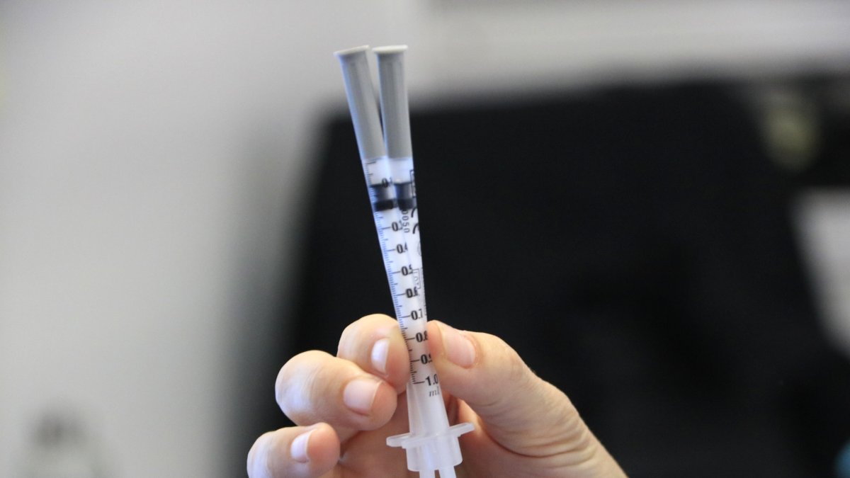 Jeringas para vacunar contra la viruela del mono, en Fira de Barcelona.